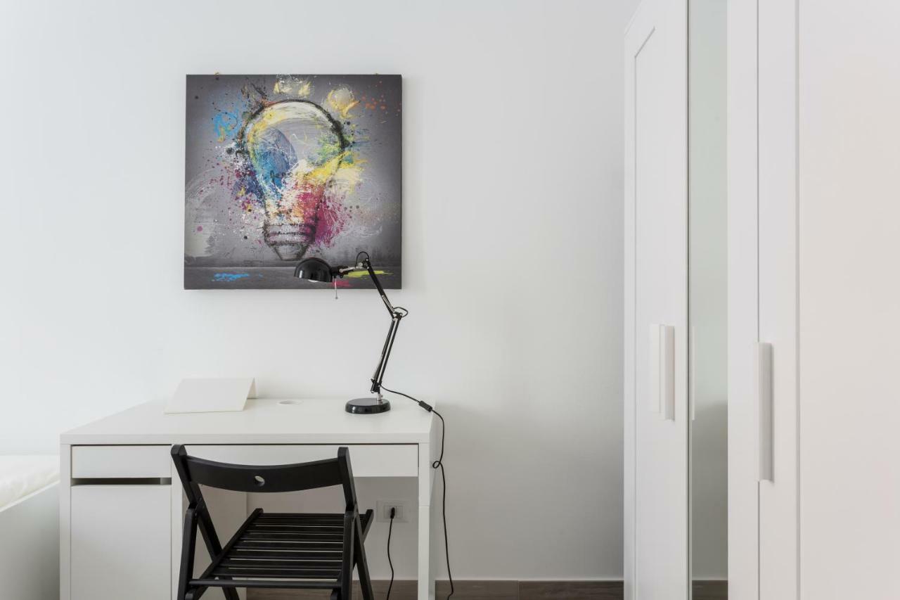 Comfortable Family Group Apartment Via Paruta Milan Bagian luar foto