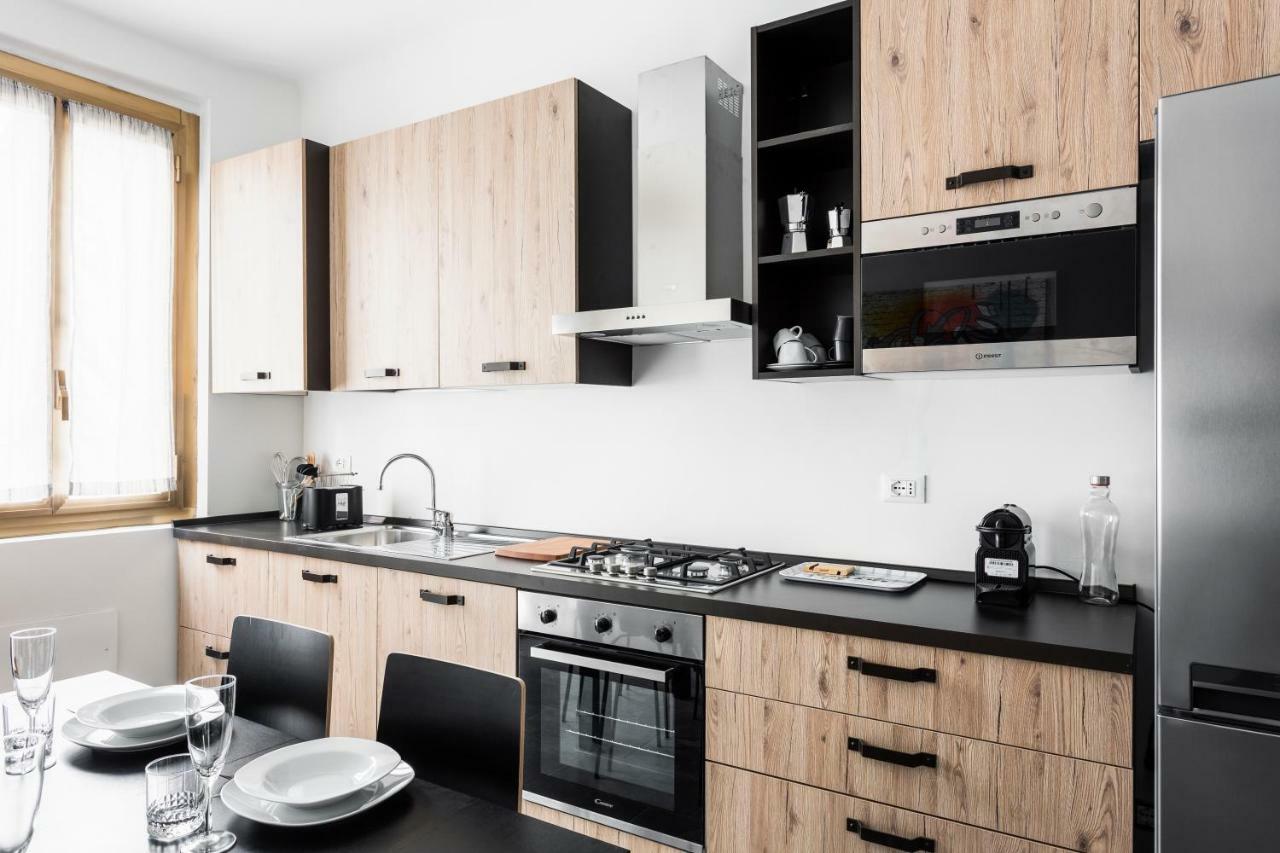 Comfortable Family Group Apartment Via Paruta Milan Bagian luar foto