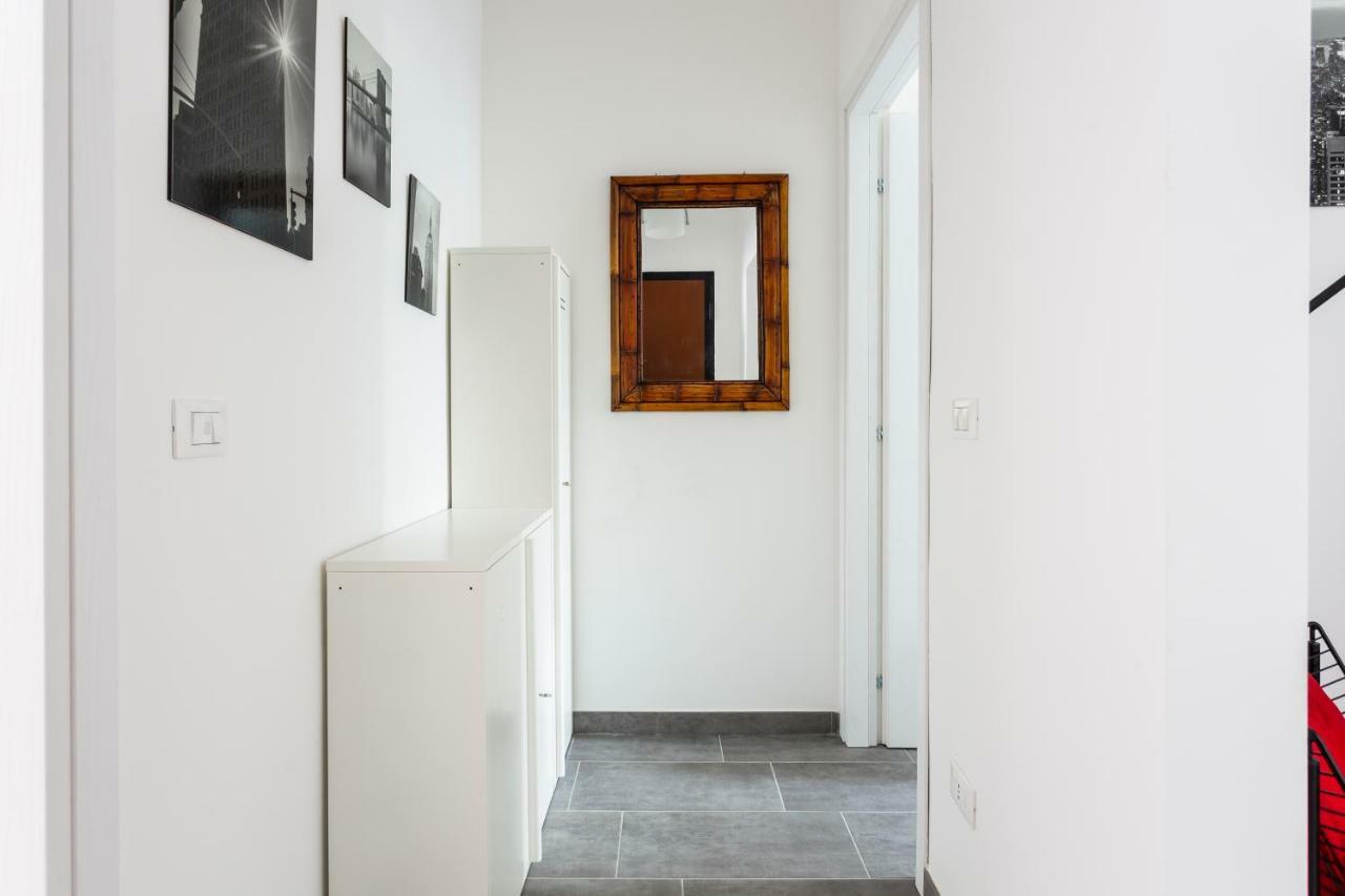 Comfortable Family Group Apartment Via Paruta Milan Bagian luar foto
