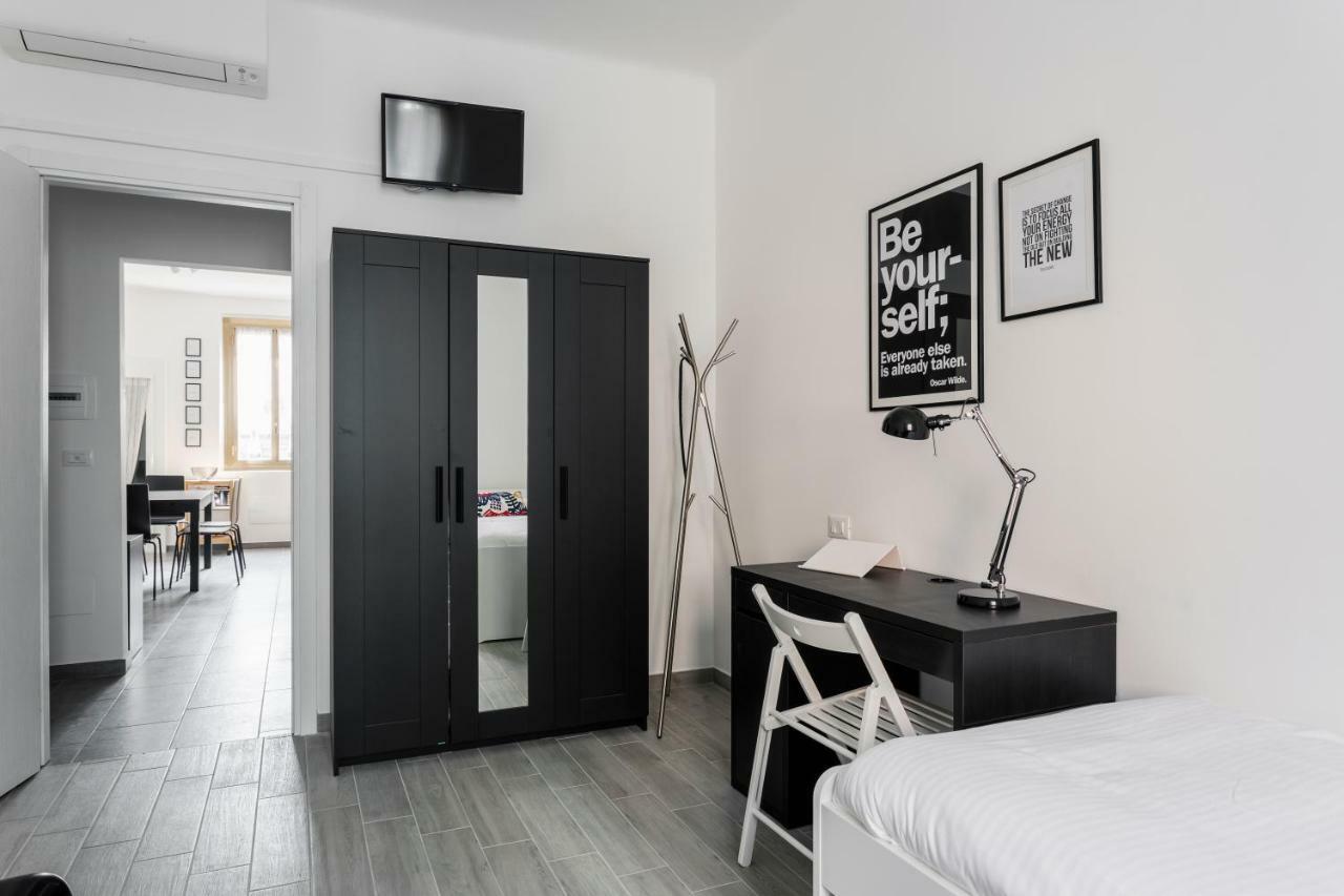 Comfortable Family Group Apartment Via Paruta Milan Bagian luar foto